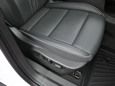 Certified 2024 Buick Envision Avenir image 31