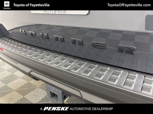 Certified 2025 Toyota 4Runner SR5 AWD/4WD image 3