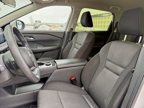 Used 2024 Nissan Rogue SV image 10