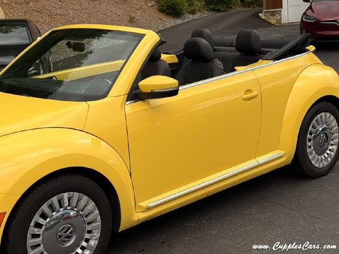 Used 2015 Volkswagen Beetle 1.8T FWD image 36