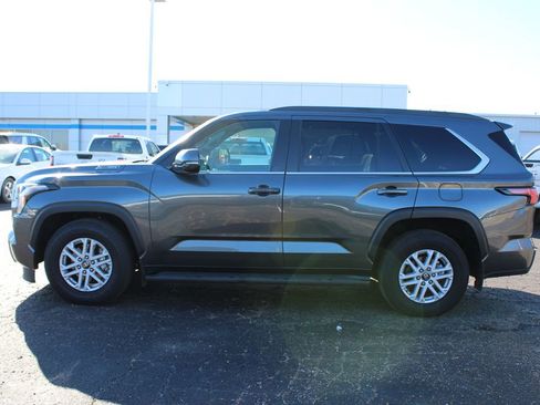 Used 2025 Toyota Sequoia SR5 image 6