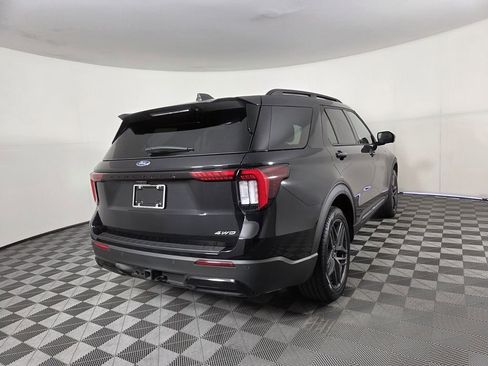 Used 2025 Ford Explorer ST-Line w/ ST-Line Street Pack image 5