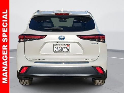 Used 2022 Toyota Highlander Limited image 4