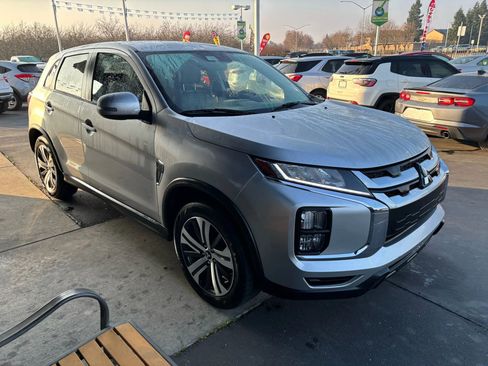 Used 2024 Mitsubishi Outlander Sport SE image 3