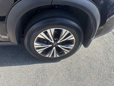 Used 2023 Nissan Rogue SV image 12