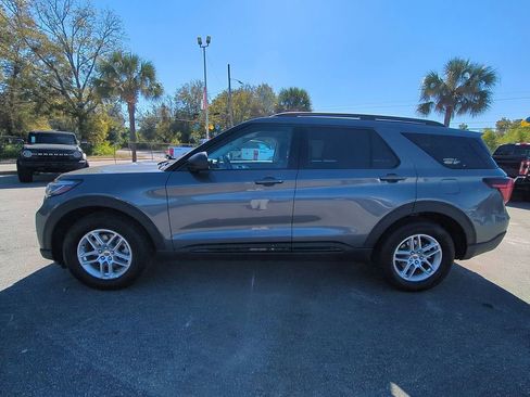 New 2026 Ford Explorer Active w/ Active Comfort Package image 7