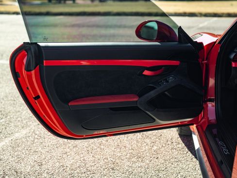 Used 2016 Porsche 911 GT3 RS image 29