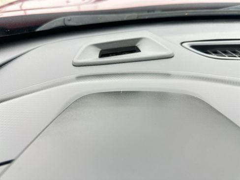 Used 2025 Chevrolet Trax LT image 34