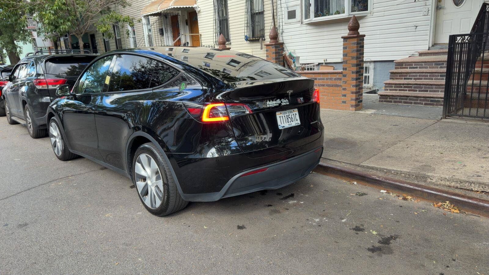 Used 2023 Tesla Model Y Long Range AWD/4WD image 4