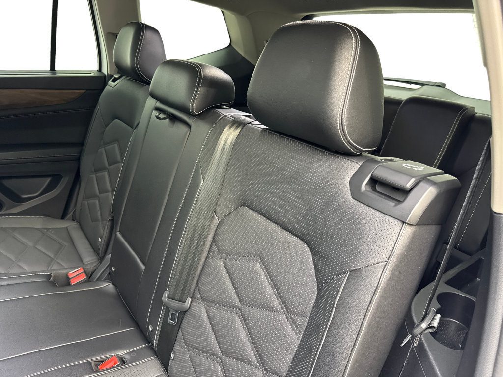 Used 2024 Volkswagen Atlas SE w/ Panoramic Sunroof Package FWD image 35