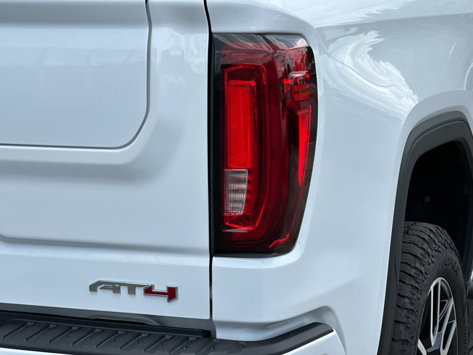 Used 2022 GMC Sierra 1500 AT4 w/ AT4 Preferred Package AWD/4WD image 25