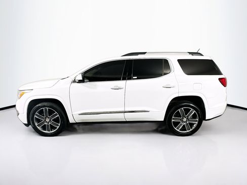 Used 2019 GMC Acadia Denali image 4