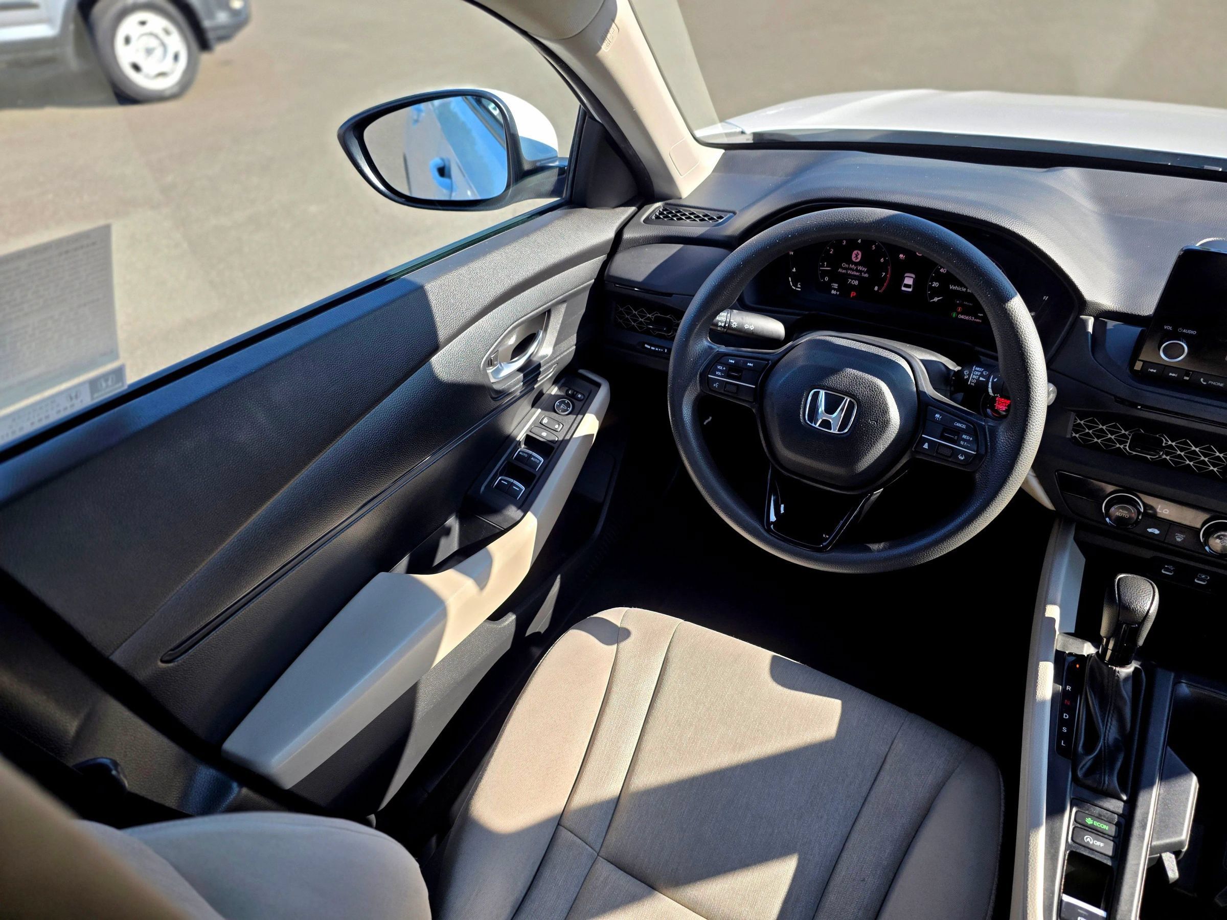 Used 2023 Honda Accord LX image 17