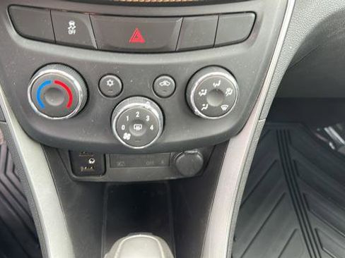 Used 2017 Chevrolet Trax LS w/ Fleet Convenience Package FWD image 15
