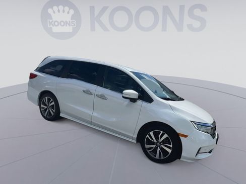 Used 2023 Honda Odyssey Touring image 2
