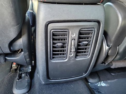 Used 2023 Dodge Durango GT image 19