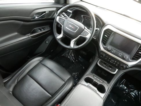 Used 2023 GMC Acadia SLT image 9