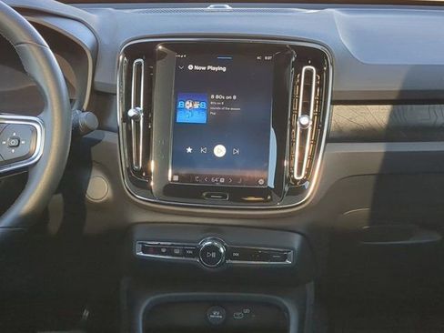 Used 2023 Volvo C40 P8 Recharge Ultimate w/ Protection Package Premier image 18