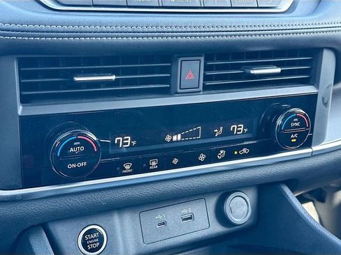 Used 2023 Nissan Rogue SV image 15