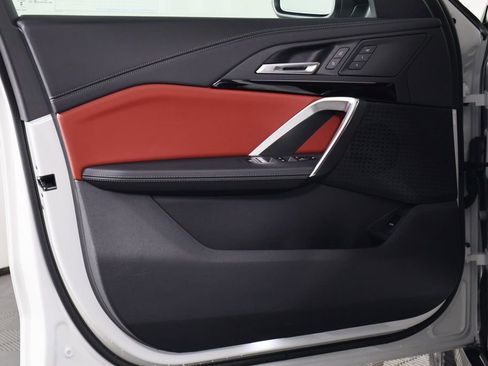 Used 2025 BMW X1 xDrive28i w/ Technology Package image 12