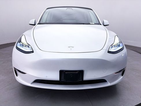 Used 2022 Tesla Model Y Performance AWD/4WD image 9