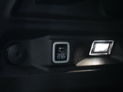 Used 2024 Jeep Grand Cherokee L Limited w/ Black Appearance Package AWD/4WD image 19