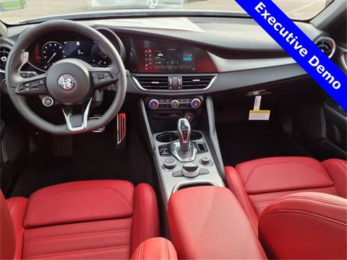 New 2025 Alfa Romeo Giulia Veloce w/ Veloce Package Rwd image 13