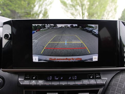 Used 2026 Toyota Camry XLE AWD/4WD image 29