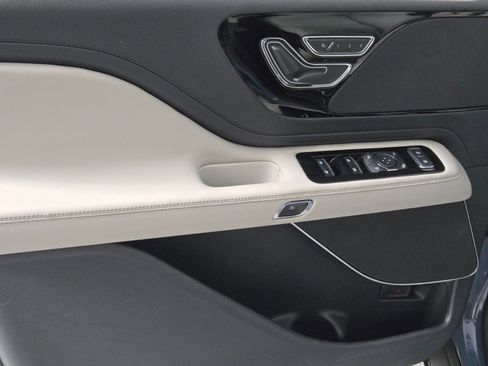 New 2026 Lincoln Aviator Premiere image 23