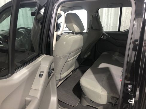 Used 2020 Nissan Frontier SV image 7