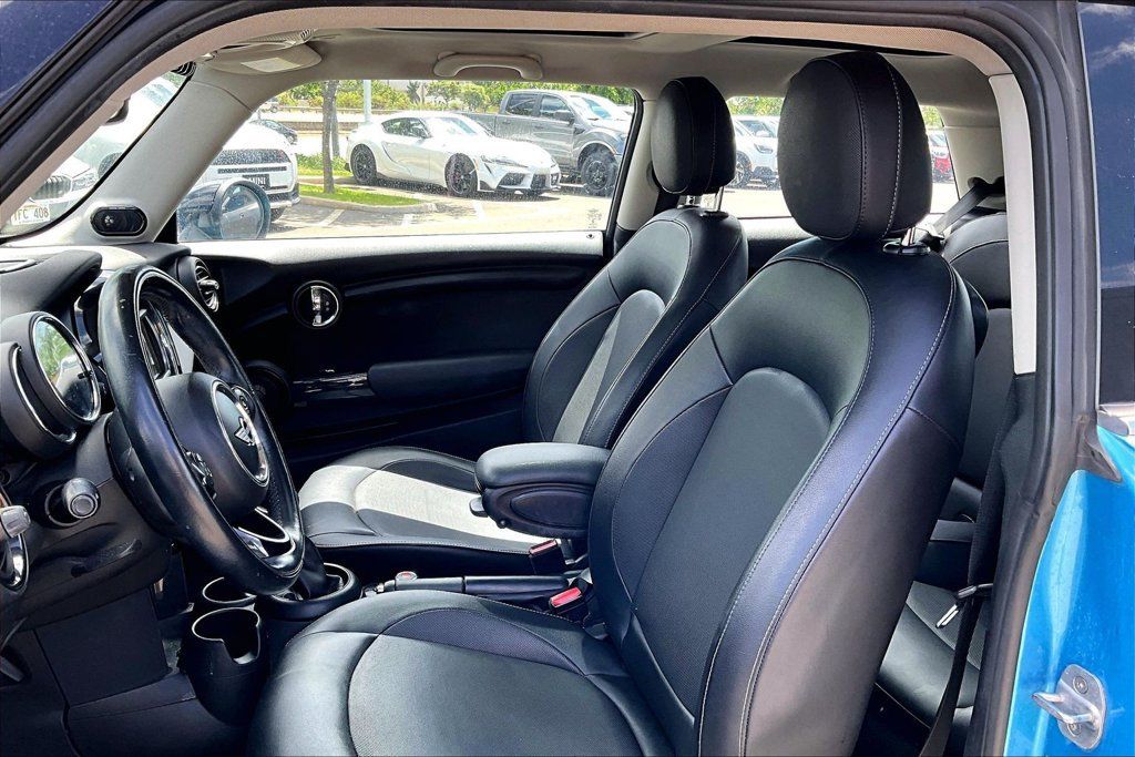 Used 2017 MINI Cooper 2-Door Hardtop FWD image 22