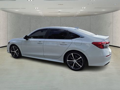 Used 2022 Honda Civic Touring image 5