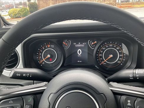 New 2025 Jeep Gladiator Sport image 11