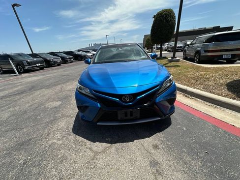 Used 2018 Toyota Camry XSE FWD image 8