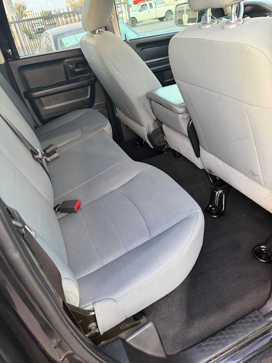 Used 2018 RAM 1500 Express w/ Black Ram 1500 Express Group RWD image 8
