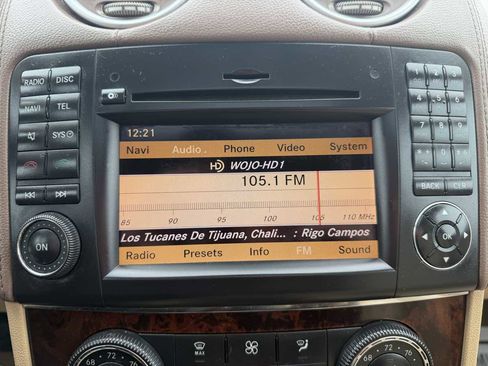 Used 2011 Mercedes-Benz GL 450 4MATIC image 29