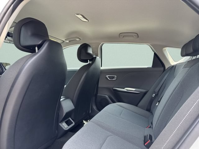 New 2026 Kia K4 FWD image 10