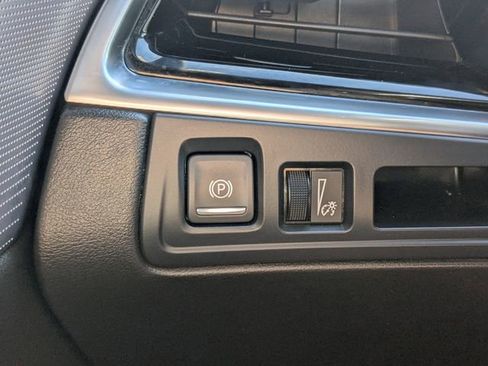 Used 2024 Cadillac XT6 Premium Luxury image 30