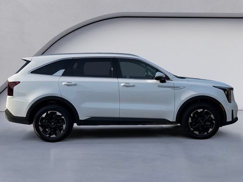 Used 2024 Kia Sorento S AWD/4WD image 4