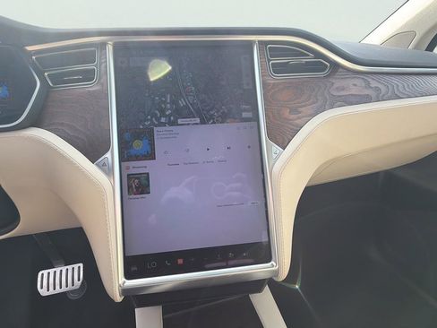 Used 2018 Tesla Model X P100D image 16