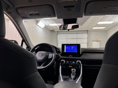 Used 2023 Toyota RAV4 LE image 20