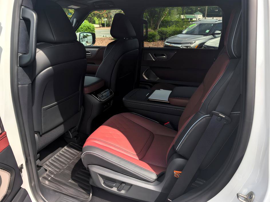 New 2027 INFINITI QX80 Autograph w/ Premium Cargo Package AWD/4WD image 12