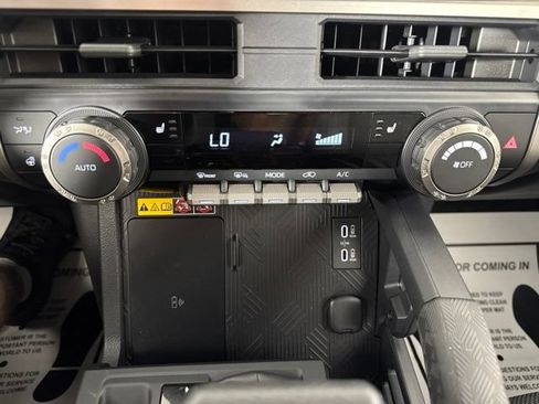 Used 2025 Toyota 4Runner TRD Off-Road AWD/4WD image 16