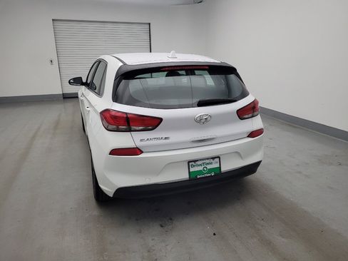 Used 2019 Hyundai Elantra GT FWD image 6