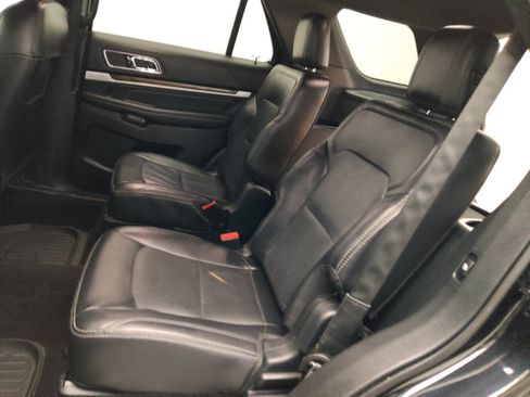 Used 2018 Ford Explorer Limited w/ Equipment Group 301A FWD image 18