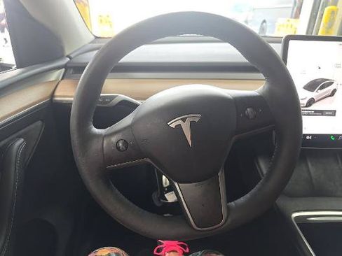 Used 2023 Tesla Model Y Performance AWD/4WD image 19
