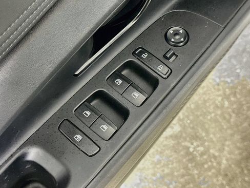 Used 2025 Hyundai Elantra Sport FWD image 21