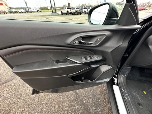 Used 2026 Chevrolet Trax RS FWD image 11