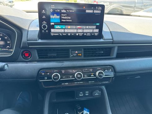 Used 2023 Honda Pilot Elite image 8