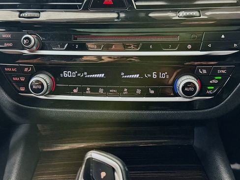 Used 2017 BMW 540i image 19